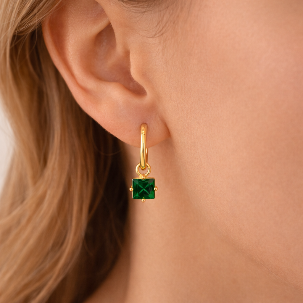 (51262) Boucles d'oreilles créoles Ø 15 mm avec pendentif et zircon vert, argent sterling 925/000 plaqué or.